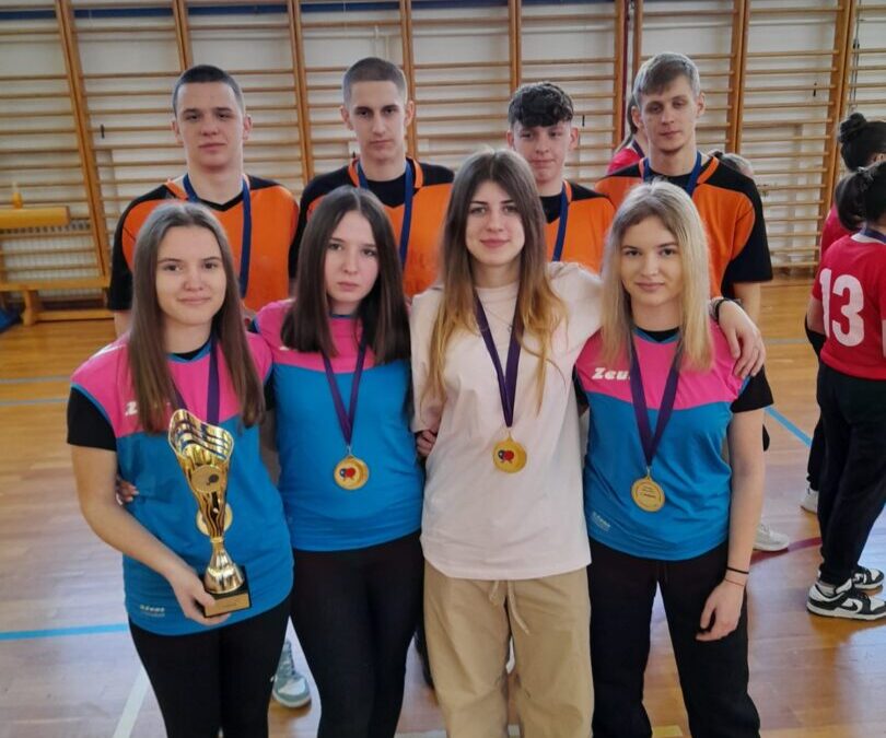 LANA, PATRICIJA, MARTA I NIKA ŽUPANIJSKE PRVAKINJE U STOLNOM TENISU