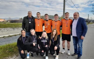 OVE GODINE SA SREBROM OKO VRATA