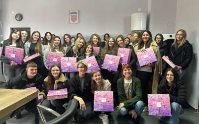 SANDRA ZAJEC U FRIZERSKOM PRAKTIKUMU