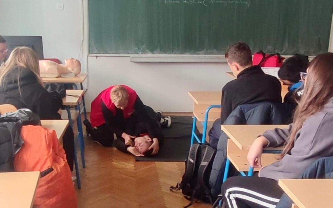 PREDAVANJE DRAGICE CVITKOVIĆ IZ GRADSKOG DRUŠTVA CRVENOG KRIŽA OTOČAC