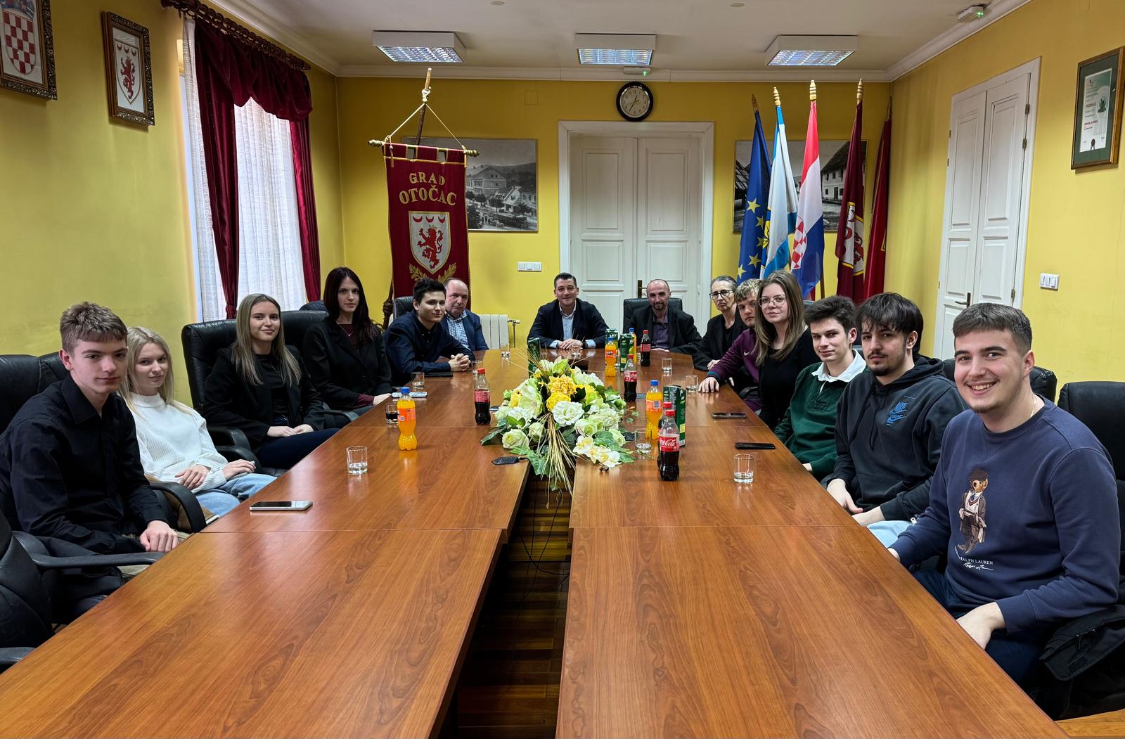 Gradonačelnik primio uspješne učenike Srednje škole Otočac